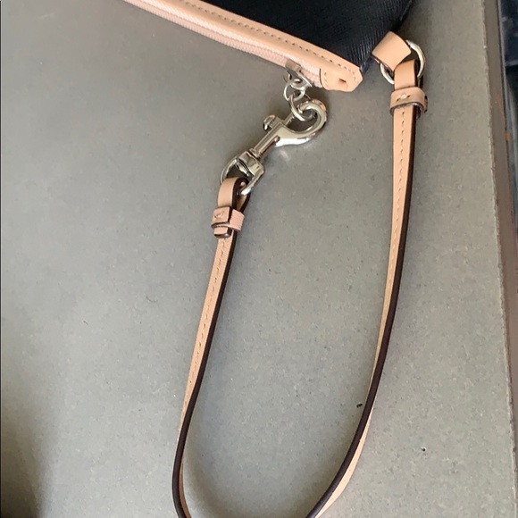 Coach wristlet - Picture 4 of 4
